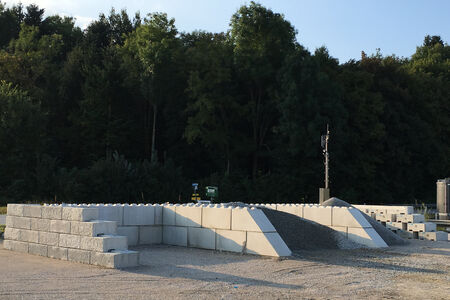 Betonblockmauer