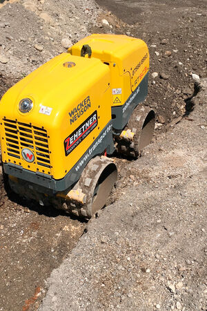 Grabenwalze in Graben