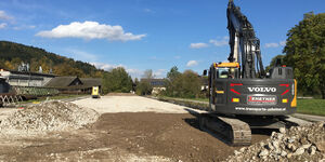 Volvo Kettenbagger Straßenbau